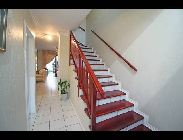 3 BEDROOM TOWNHOUSE FOR SALE IN BEDFORD GARDENS